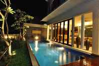 Swimming Pool Astamana Bali