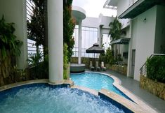 Swimming Pool 6 Lancaster Hotel Manila 