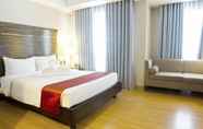 Bedroom 4 Lancaster Hotel Manila 