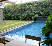 Swimming Pool 5 Paras Yogya With Private Pool Villa