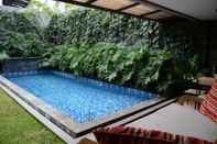 Kolam Renang Paras Yogya With Private Pool Villa