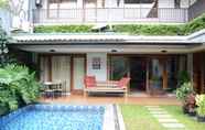 Kolam Renang 6 Paras Yogya With Private Pool Villa