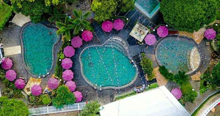 Swimming Pool Gracia Spa