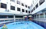 Swimming Pool 2 Hotel Bungo Plaza