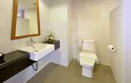 Toilet Kamar 5 Srisuksant Resort (SHA Extra Plus)