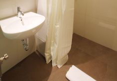 Toilet Kamar 7 Signature Seminyak Smart Hotel