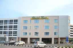 Super OYO 985 Hotel Nur, Rp 658.040