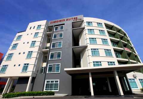 ภายนอกอาคาร Merdeka Suites Hotel