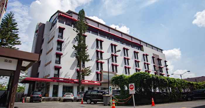 ภายนอกอาคาร Meotel Purwokerto by Dafam