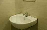 In-room Bathroom 4 Quiet Room close to Darmawangsa Square (DAR)