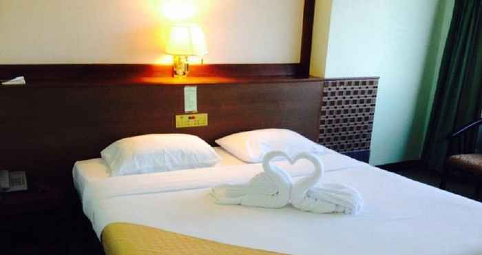 Bedroom Chainat Thani Hotel