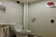 Toilet Kamar The Garden Inn