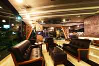 Bar, Kafe dan Lounge TR Rock Hill Hotel