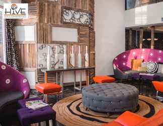 Lobi 2 Hive Hotel & Convention Place