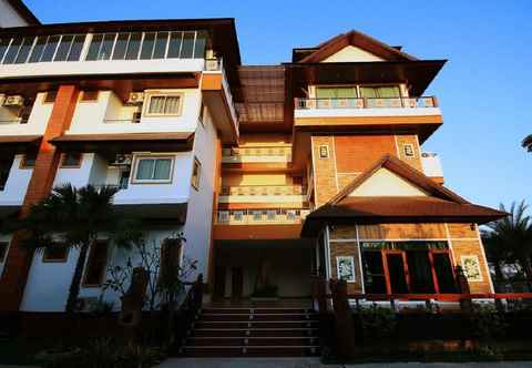 Exterior Chaophayathara Riverside Hotel