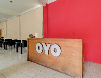 Lobby 2 OYO 812 Hotel Tirta Bahari