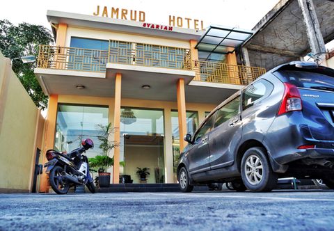 Exterior Jamrud Syariah Hotel