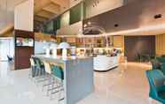 Quầy bar, cafe và phòng lounge 2 Ambassador Transit Lounge @ Singapore Changi Airport Terminal 2
