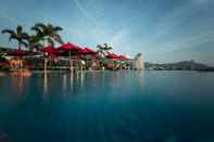 Kolam Renang The Charm Resort Phuket