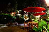 Restoran 100 Islands Resort & Spa