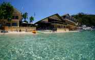 ภายนอกอาคาร 2 Lalaguna Beach Club and Dive Center