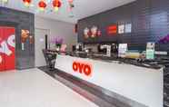 Lobi 4 Super OYO 977 Hong Kong Suites