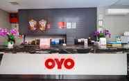 Lobby 6 Super OYO 977 Hong Kong Suites