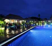 Kolam Renang 3 Ibiza House & Rawianda Villas