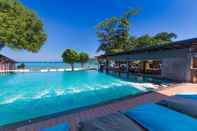 Kolam Renang Ibiza House & Rawianda Villas