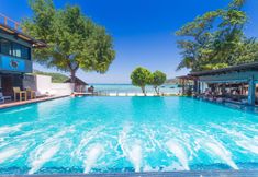 Hồ bơi 2 Ibiza House & Rawianda Villas