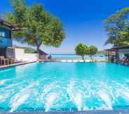 Kolam Renang 2 Ibiza House & Rawianda Villas