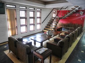 Lobby 4 Rumah Tawa Hotel