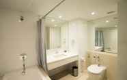 In-room Bathroom 5 New Season Square Hotel (SHA Plus +)