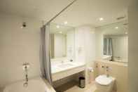 In-room Bathroom New Season Square Hotel (SHA Plus +)