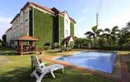 Exterior 4 Microtel by Wyndham - Sto. Tomas, Batangas