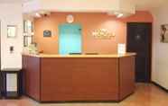 Lobby 2 Microtel by Wyndham - Eagle Ridge