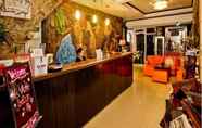 Lobby 3 La Charica Inn & Suites