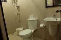 Toilet Kamar Casa Coron Hotel