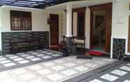 Exterior 2 Homey Room in Pondok Indah (NIR)