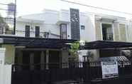 Exterior 3 Homey Room in Pondok Indah (NIR)