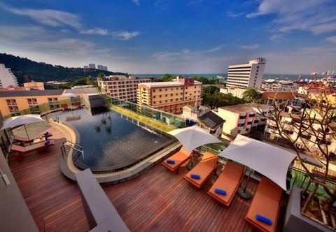 บาร์ คาเฟ่ และเลานจ์ The Sun Xclusive