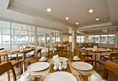 ร้านอาหาร 7 Sunshine Hotel & Residences