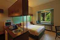 Bedroom Microtel by Wyndham Tarlac