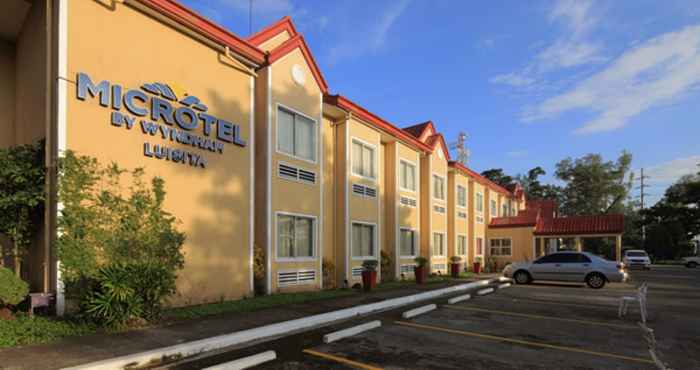 Bangunan Microtel by Wyndham Tarlac