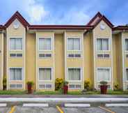 Bên ngoài 2 Microtel by Wyndham Tarlac