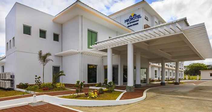 Exterior Microtel by Wyndham South Forbes