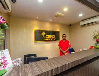 Lobi 2 SUPER OYO 1214 Oro Hotel