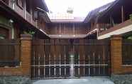 Exterior 3 Roemah Balewaringin