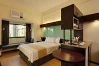 Bedroom Microtel by Wyndham Cabanatuan