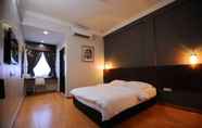 Kamar Tidur 6 Ailang Hotel